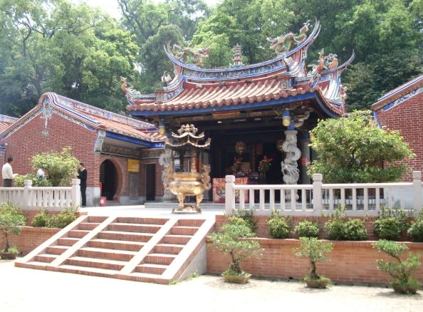虎山岩：免費歷史與自然寺廟探索，完整交通景點美食住宿指南