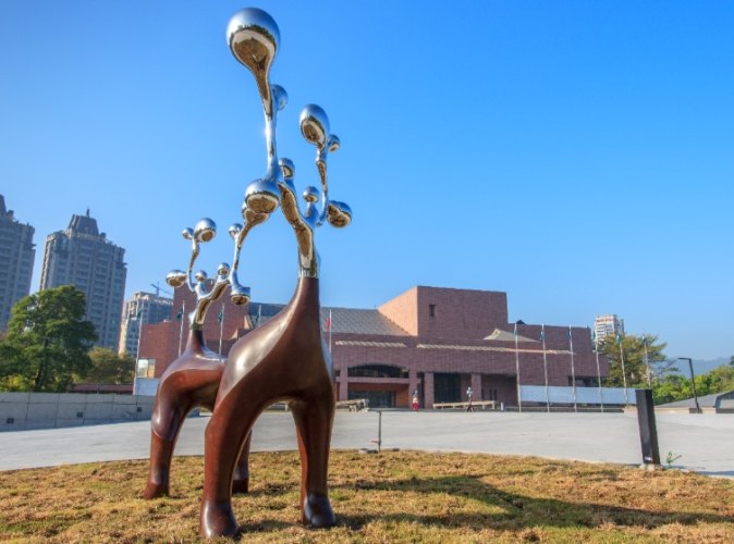 高雄市立兒童美術館：親子五感冒險樂園，門票超值、交通便利、互動展覽一次打包！