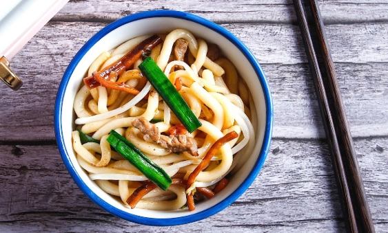 台東市區美食推薦：米苔目靈魂早餐、豬血湯與炸雞人氣排行