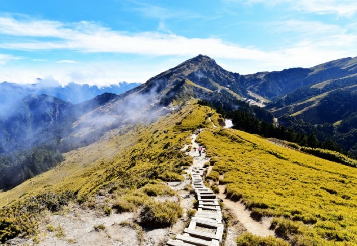 石門山步道：親民高山景觀，交通停車與步道攻略完整收錄！