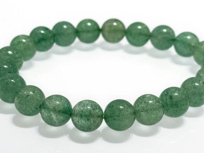 綠草莓晶功效：招財人緣能量解析與新手必懂三大疑問