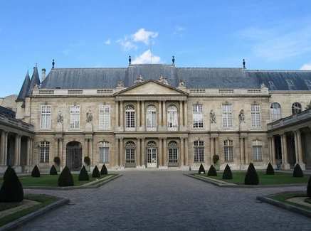 畢卡索美術館：聰明省錢參觀指南與周邊景點美食探索