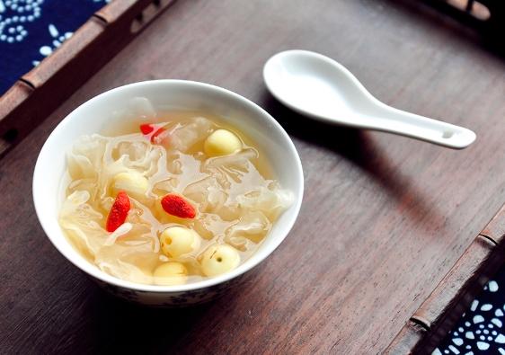 白木耳蓮子湯：多版本食譜、食材挑選與實戰Q&amp;A