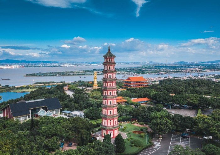 蓮花山：交通懶人包、登山口指南、景點美食住宿全攻略