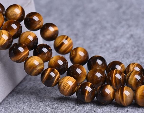 紅虎眼石功效：接地氣活力與防護盾、強化行動力、招財事業、激發潛能與自信