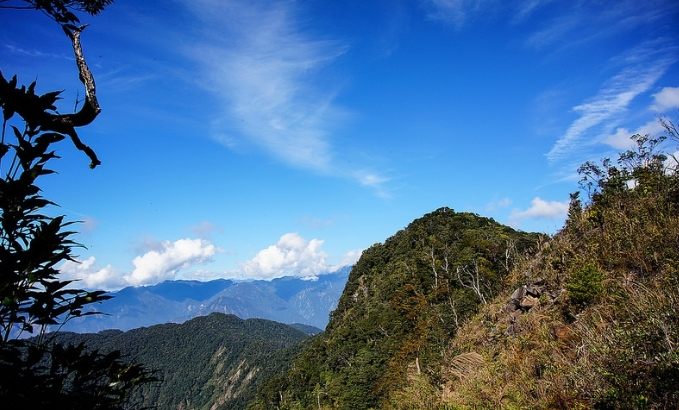 關刀山：免費登山、開車便利、景點美食全攻略