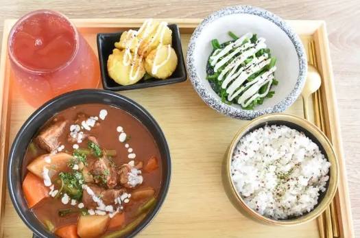 虎嘯山莊：住宿美食景點交通全攻略