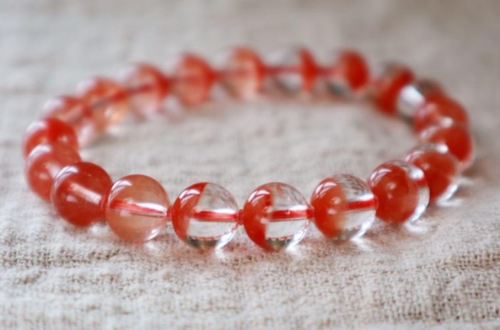 彩兔毛水晶功效：溫柔力量的多元可能性與核心能量特質