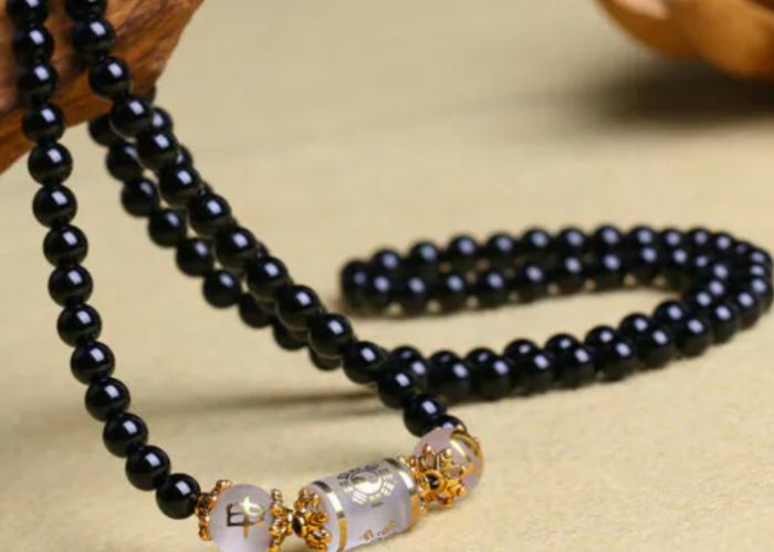 黑瑪瑙功效：不只是避邪！全方位守護者應用與禁忌全解析