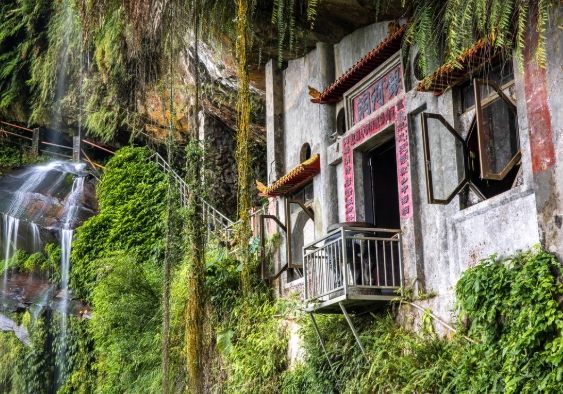 銀河洞越嶺步道：仙境步道攻略，含路線、景點與安全提醒