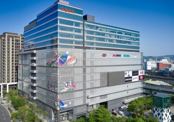 新莊宏匯廣場：停車攻略、必吃美食、掃貨清單、順遊景點一次看