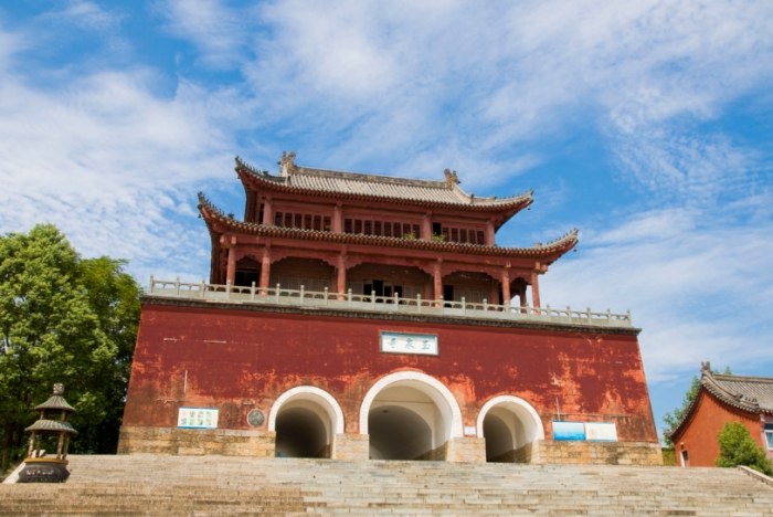玉泉寺：霧峰百年古寺旅遊全攻略與周邊順遊指南