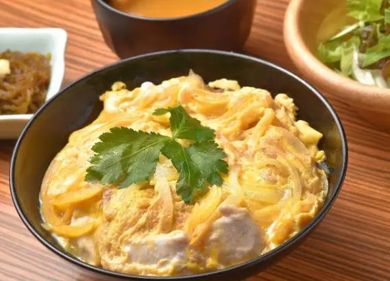 親子丼作法：靈魂醬汁比例、新鮮挑選、零失敗步驟與Q&amp;A解惑