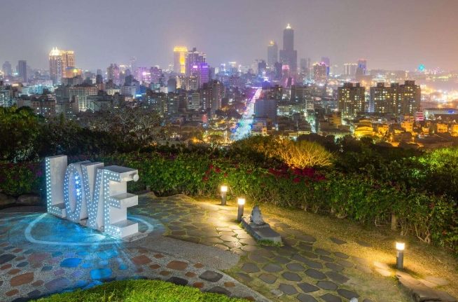 壽山觀景台：高雄必訪景點全攻略，含交通、行程、住宿與周邊玩樂