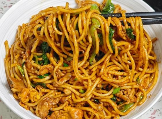 油麵：臺灣經典食譜風味評比與實戰指南