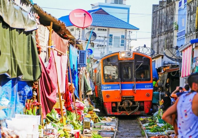 美功鐵道市場：美食列車進站！Top 10必吃霸主與常見問題全指南
