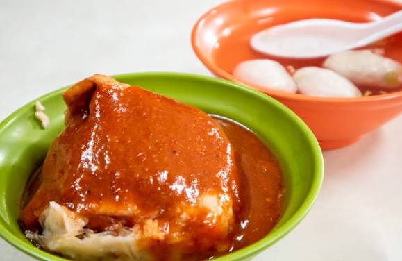 淡水必吃：魚丸、阿給、鐵蛋等經典小吃與一日路線攻略