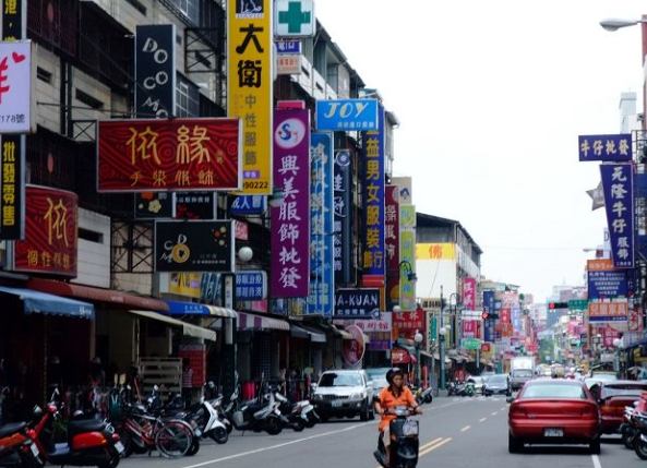 天津路商圈：在地美食推薦、必買購物、散步景點與懶人包攻略