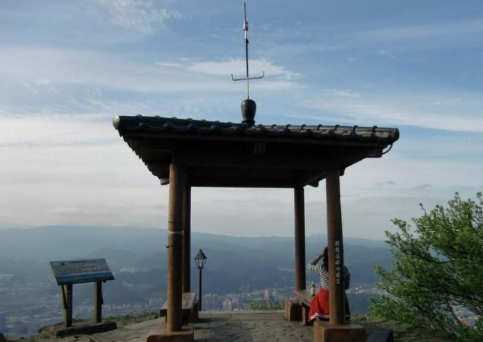 大尖山風景區：雲海秘境、茶園之旅與住宿懶人包指南