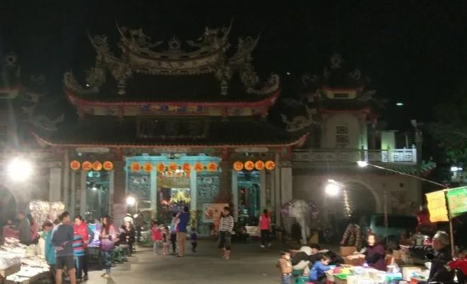 禮拜一夜市美食